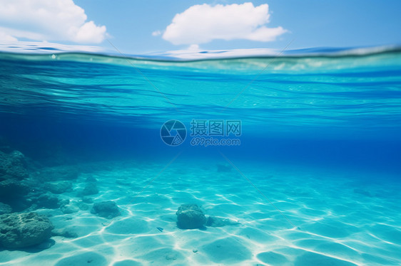 碧蓝的海底图片
