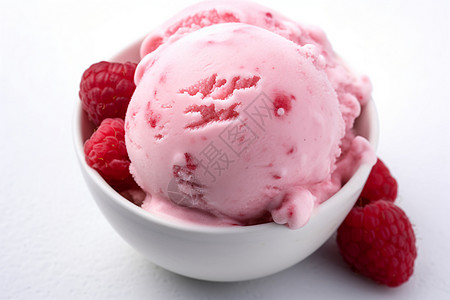 碗里的水果冰淇淋球图片