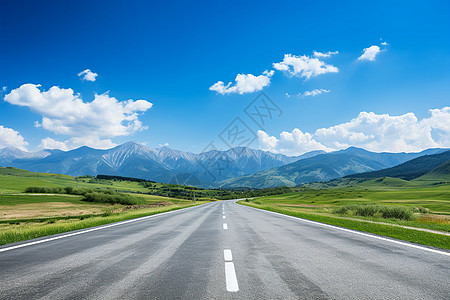 沥青马路山峦矗立下的长长公路背景