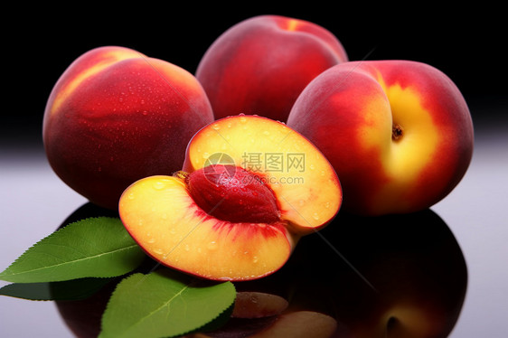 健康营养的油桃图片