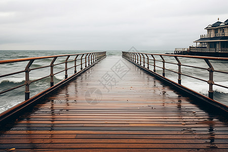 阴雨天的海边图片