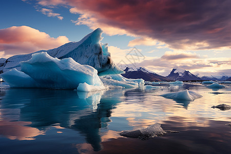 冰川大海冰山漂浮在海面上背景