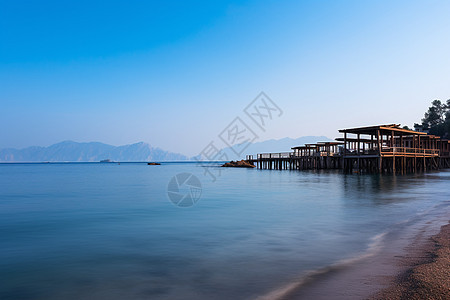 美丽的海岸小屋风景图片