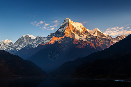 清晨美丽的山景图片