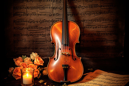 乐谱中的古典大提琴图片