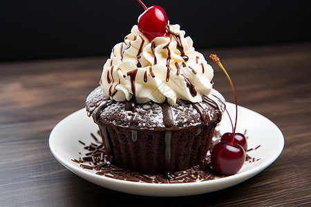 巧克力奶油蛋糕和樱桃背景图片