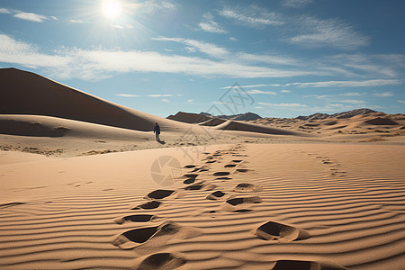沙漠行走的人图片