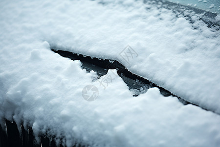 冰雪覆盖中的车辆图片