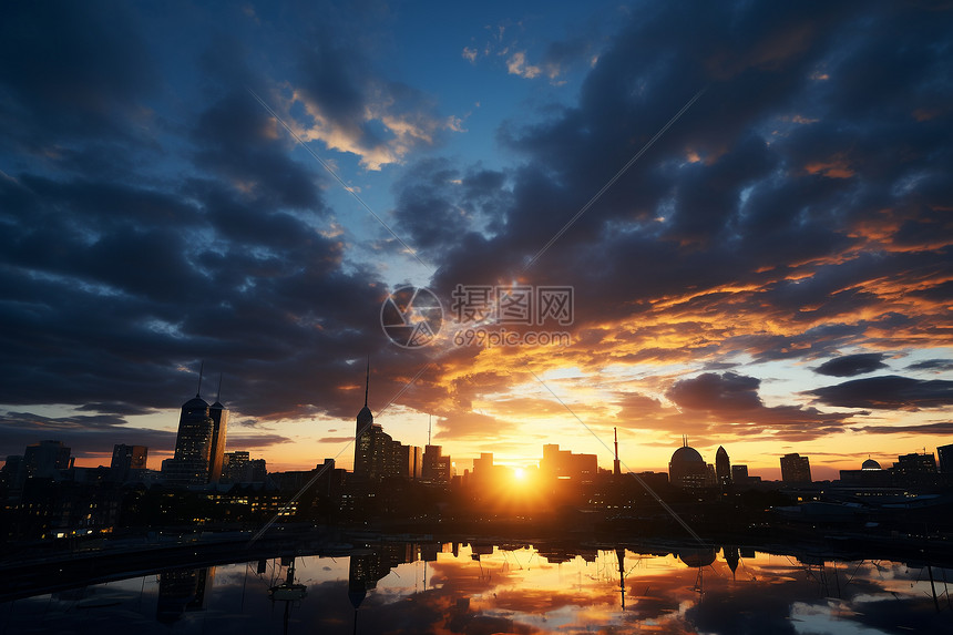 夕阳下的城市建筑图片