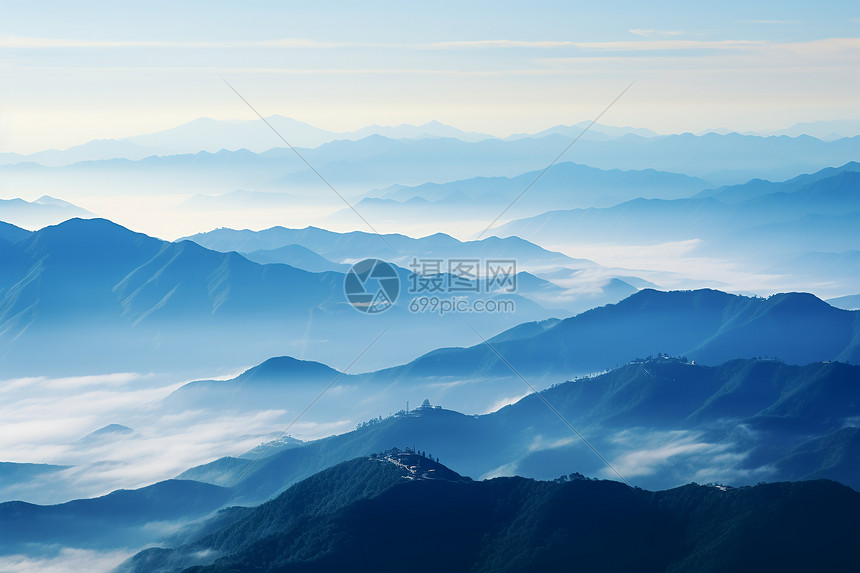 户外的群山风景图片