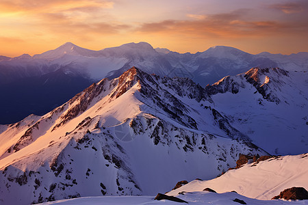 美丽的雪山风景图片