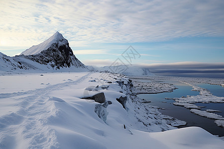 中国风雪冬季静谧的雪后山间景观背景