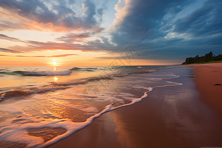 夕阳下的海滩图片