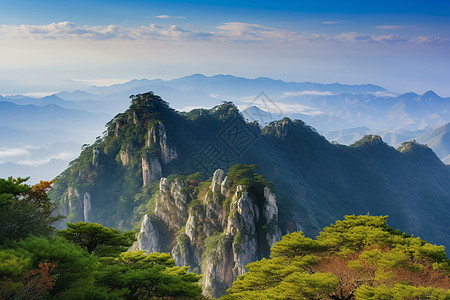 祥云绕山顶图片