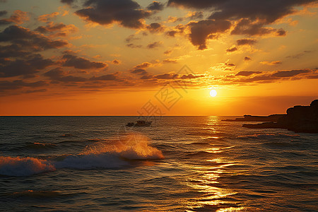 日出中的海岸图片
