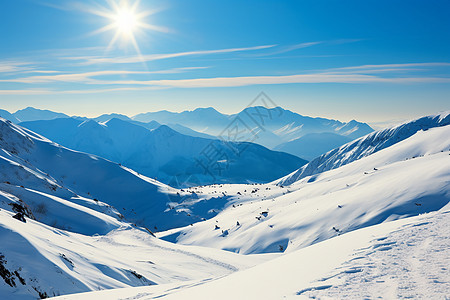 雪地山顶阳光图片