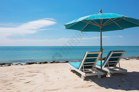 海滩上的休息椅图片
