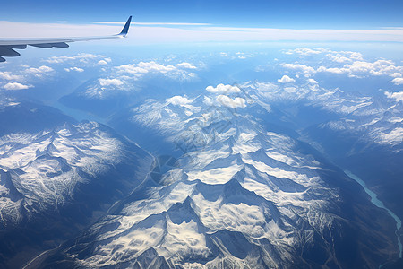 壮观的雪山山脉景观图片
