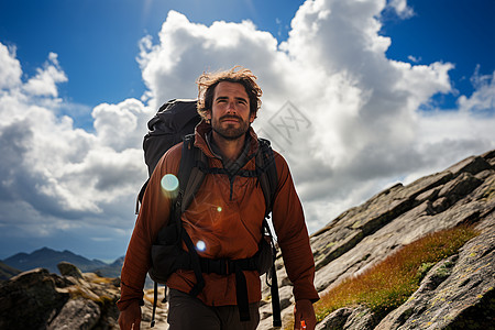 男士登山攀登高峰的男人背景