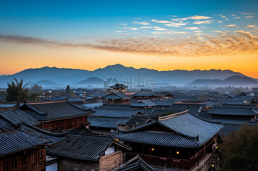 日落余晖下的古城风景图片