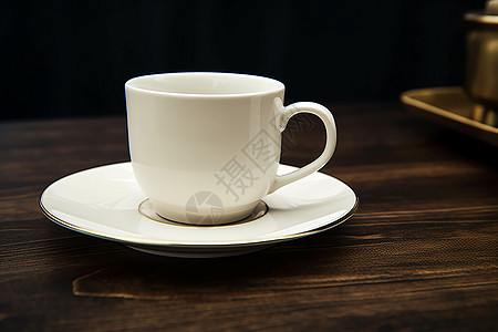 木制桌面上的咖啡杯图片