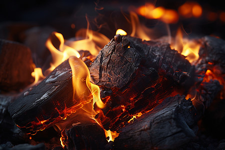 燃烧木炭的火苗图片