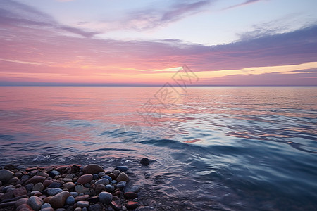 夕阳倾洒海滩高清图片