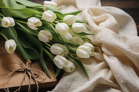 白色的郁金香花束图片