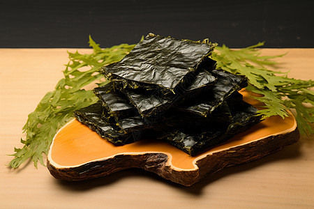 美味的海藻寿司图片