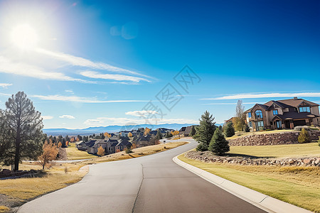 蓝天公路美丽的郊区住宅背景