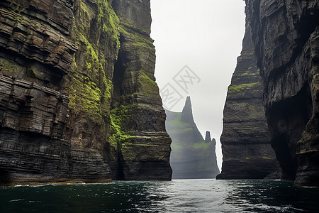 天然的山间峡谷景观图片