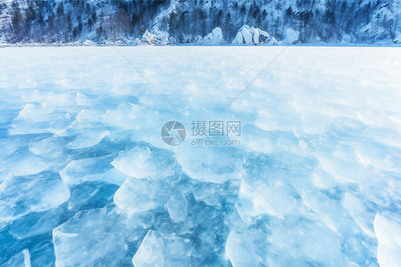 冰雪连绵的蓝色世界图片