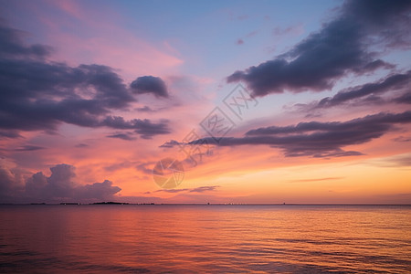 海天一色的日落海洋景观图片