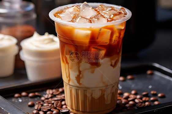 冰冷的糖浆咖啡图片
