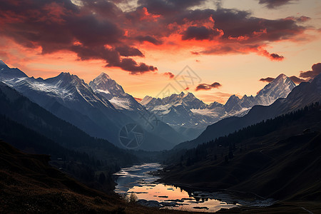 夕阳山脉图片