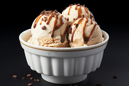 冰凉解渴的巧克力香草冰淇淋图片