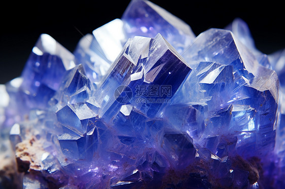 紫色簇晶体图片