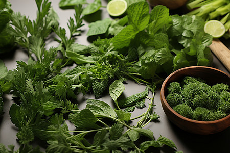 新鲜健康的绿叶蔬菜图片