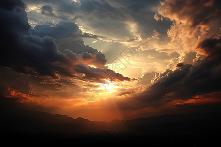 黄昏天空中的夕阳图片