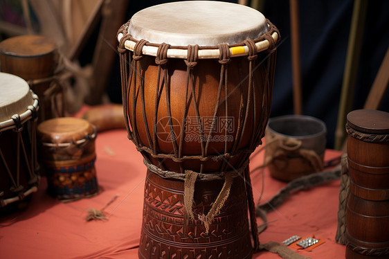 非洲手鼓与其他传统木制乐器图片