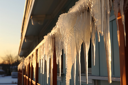 冬季户外的冰柱图片