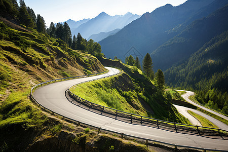 蜿蜒的山间公路图片