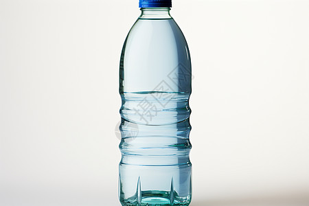 清新的白色矿泉水瓶图片