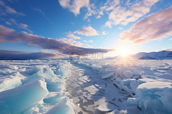 冰山浮海的背景图片