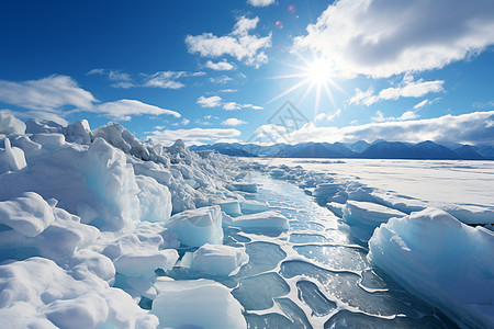 冰山漂浮于水面上图片