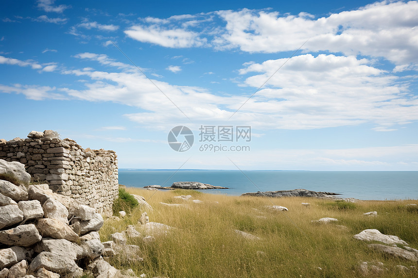 悬崖峭壁下的地中海风光图片