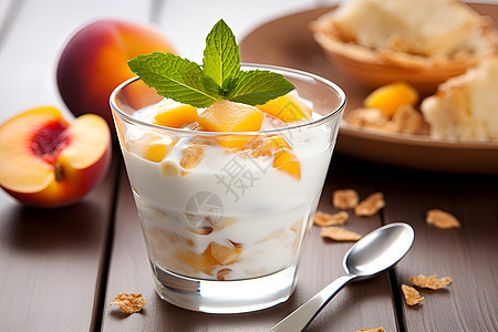 甜蜜诱人的桃子酸奶图片