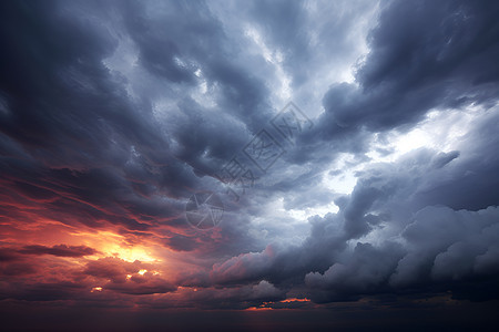 夕阳下的飘云图片