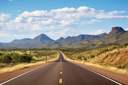 山脉间的道路图片