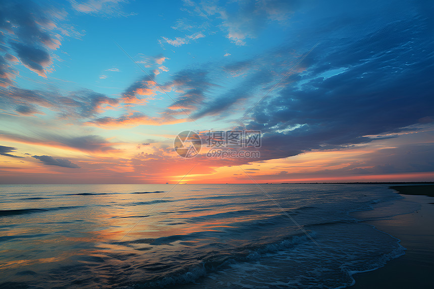 海滩上的夕阳图片